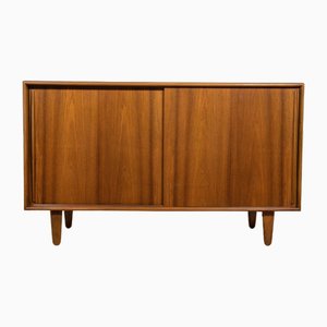 Kleines dänisches Mid-Century Sideboard aus Nussholz, 1960er