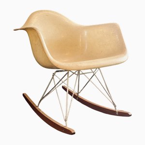 Mecedora de Charles & Ray Eames para Zenith Plastics, 1952