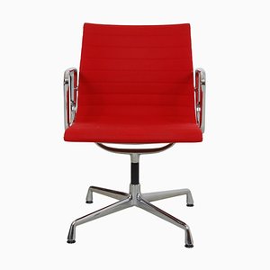 EA-108 Stuhl aus rotem Hopsak Stoff von Charles Eames für Vitra, 2000er