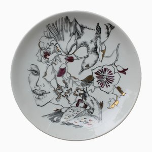 Plato Birds 2009 de porcelana pintada de Ieva Liepina