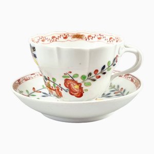 Taza de té y platillo con estampado Tischenmuster / Kakiemon de porcelana, siglo XIX de Meissen, Alemania. Juego de 2