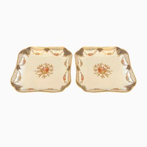 Piatti edoardiani antichi a forma di Wedgwood dipinti a mano, inizio XX secolo, set di 2