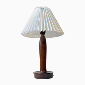 Moderne skandinavische Tischlampe aus gedrechseltem Palisander von Lyfa, 1960er