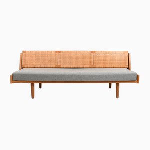 GE-258 Daybed in Oak and Cane by Hans J. Wegner for Getama, 1950s