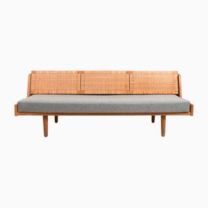 Sofá cama GE-258 de roble y caña de Hans J. Wegner para Getama, años 50