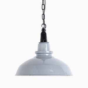 Lámpara colgante Factory Reclaimed esmaltada en gris con accesorios en negro de Thorlux