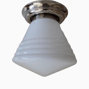 Lampada da soffitto Art Déco vintage con metallo cromato e grande schermo in vetro bianco opaco, Germania, anni '30