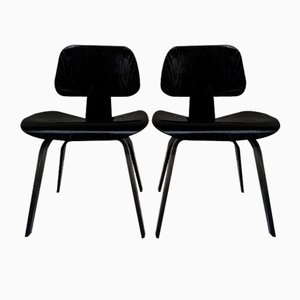 Schwarze DCW Stühle von Charles & Ray Eames für Herman Miller, 1952, 2er Set