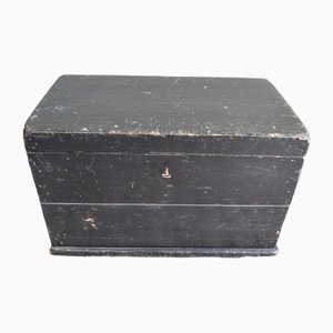 Antike schwarze Decken-TV-Box
