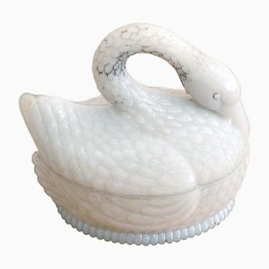 Cygne Butterdose aus weißem Opalinglas von Vallérysthal, 1890er