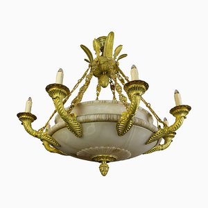 Lámpara de araña estilo Imperio grande de alabastro y bronce de 16 luces, años 20