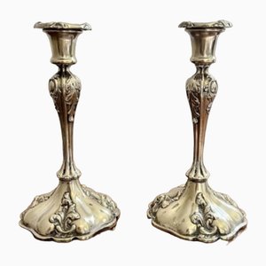 Candelabros decorados bañados en plata, década de 1890. Juego de 2