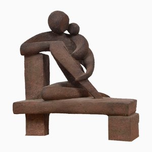 Scultura astratta madre e bambino in gres, anni '60