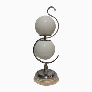 Lámpara de mesa italiana de cromo y vidrio opalino, años 60