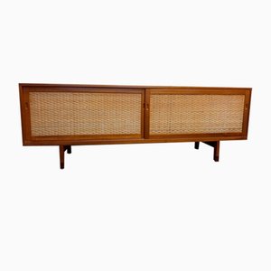 Credenza modello RY 26 in teak di Hans Wegner per Ry Møbler, anni '50