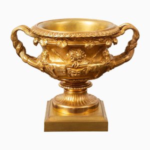 Centro de mesa o copa francés Napoleón III antiguo de bronce dorado, siglo XIX