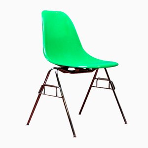 Silla Shell vintage verde de fibra de vidrio de Charles & Ray Eames para Herman Miller, años 60