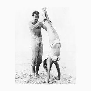 Getty Archive Photographer, 007 Catches Ursula, Fotografie auf Papier, 1950er