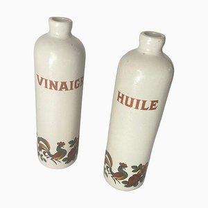 Botellas de loza con decoración floral, siglo XIX, Francia. Juego de 2