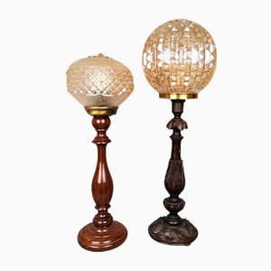 Lámparas de mesa portuguesas Mid-Century grandes de madera y vidrio iridiscente, años 60. Juego de 2
