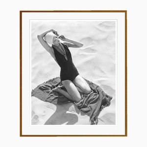 Toni Frissell, Girl on the Beach, 1947, C Print, Incorniciato