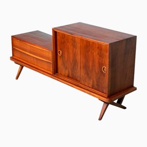 Rudolf Gladzel zugeschriebenes Mid-Century Nussholz Sideboard für Fristho, Niederlande, 1960er