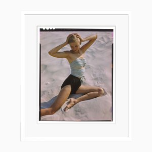 Toni Frissell, Girl on the Beach, C Print (4), con cornice