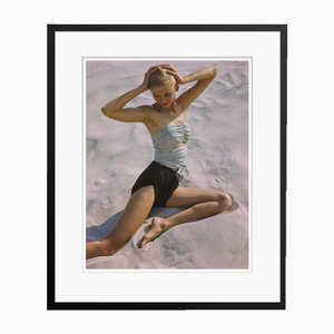 Toni Frissell, Girl on the Beach, C Print (5), con cornice