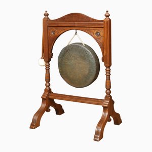 Gong in legno di noce intagliato, fine XIX secolo