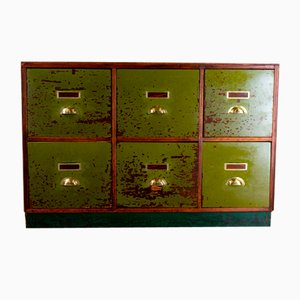 Mueble de farmacéutico vintage verde