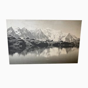 Chalet de montaña de madera, fotografía sobre panel de madera, años 60