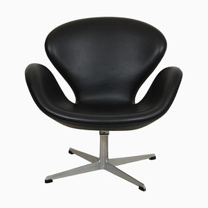 Swan Chair in Black Leather by Arne Jacobsen for Fritz Hansen, 1960s