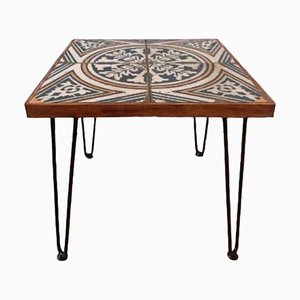Tavolino quadrato con ripiano in piastrelle spagnole
