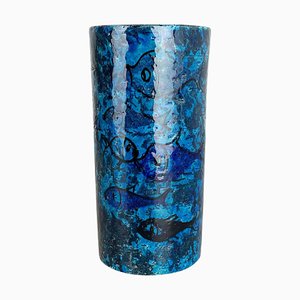 Vaso a forma di pesce in ceramica blu Rimini attribuito ad Aldo Londi per Bitossi, Italia, anni '60