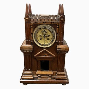 Horloge Gothique Architecturale avec Carillon sur Cloche
