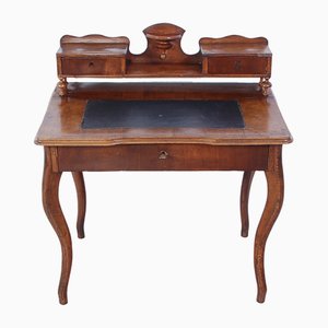 Schreibtisch aus Nussholz, Italien, Mitte 1800