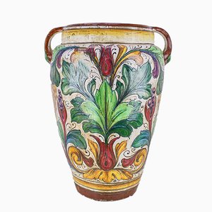 Vase en Terre Cuite Emaillée à Motifs Floraux