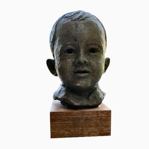 Buste Modèle Artistique d'un Très Jeune Garçon Souriant