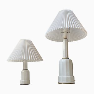 Lampade da tavolo Heiberg in ottone e porcellana bianca, anni '30, set di 2