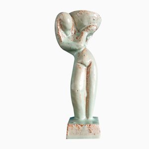 Figura de mujer de cerámica de Studio Mid-Century con jarra de agua, años 60