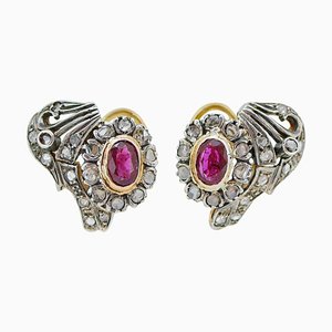Orecchini in oro rosa e argento a 18 carati con rubini e diamanti, anni '50