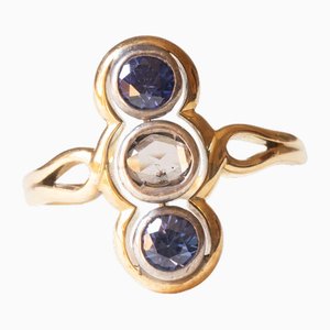 18 Karat Gelbgold & Silber Trilogy Ring mit synthetischen Saphiren und Diamant im Rosettenschliff, 1930er