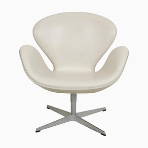 Swan Chair in White Leather by Arne Jacobsen for Fritz Hansen, 1980s