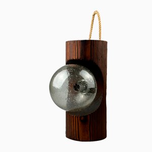 Lámpara de pared vintage de madera y vidrio de Temde, años 70