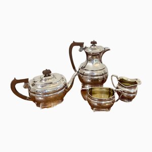 Juego de té eduardiano de cuatro piezas plateado, década de 1900. Juego de 4