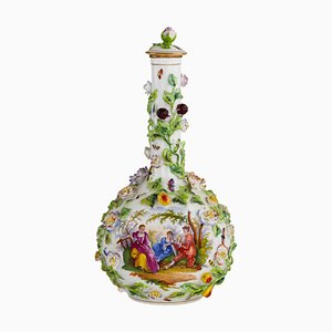 Vaso Decanter in porcellana con coperchio neobarocco, Dresda, metà XIX secolo