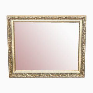 Espejo de pared vintage adornado en oro