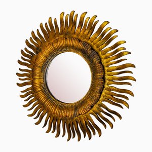 Espejo Sun de madera dorada, Francia, años 60