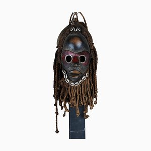 Maschera africana antica in legno