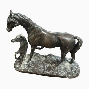 Figurina di cavallo e puledro in bronzo, anni '20